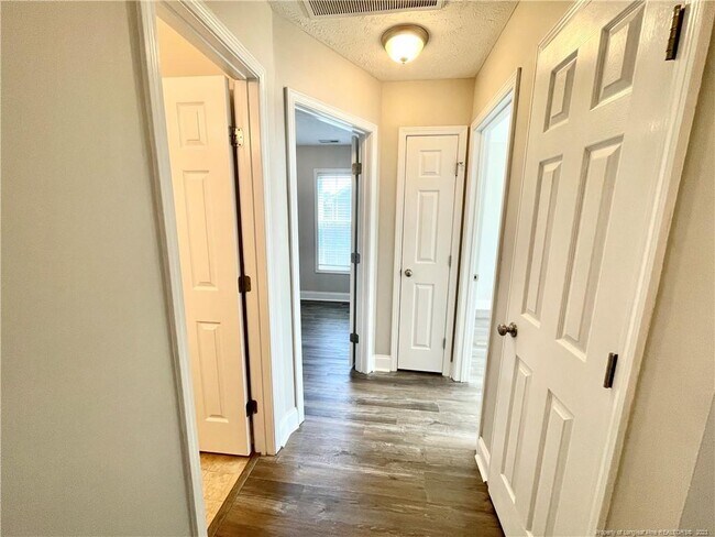 Building Photo - 315 Copper Creek Dr