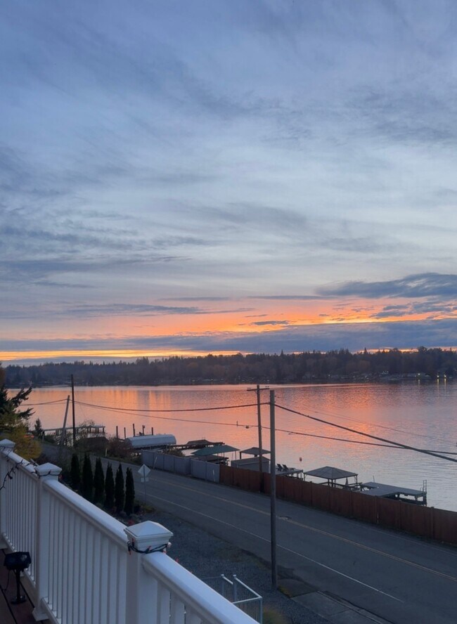 Foto del edificio - 230 116th Ave NE