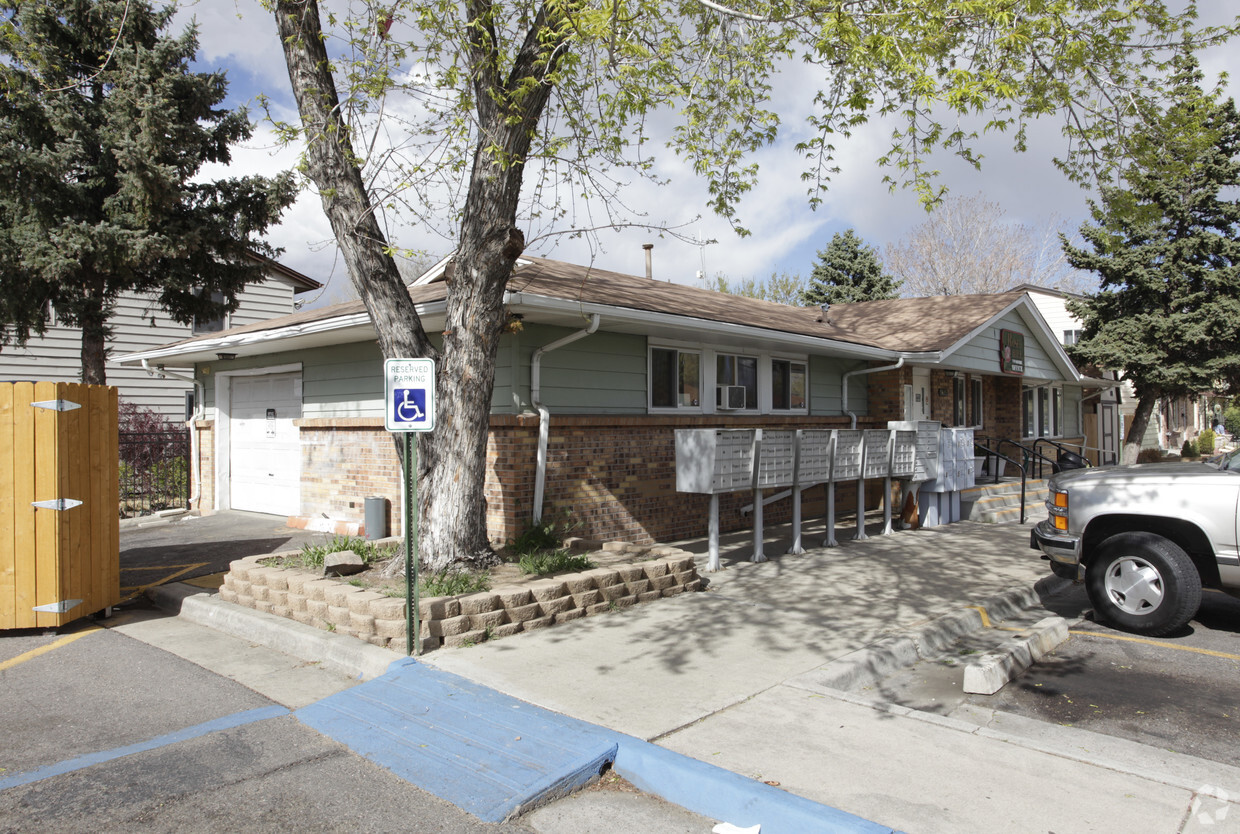 Primary Photo - Rose Hill Townhouses