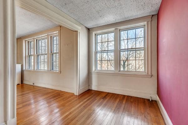 Building Photo - 250 Brattle St