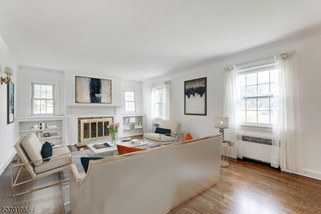 Building Photo - 40 Elmwood Pl