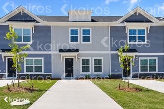 Building Photo - 2503 Banyan Cir