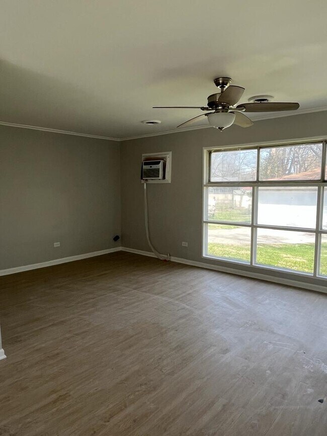 16437 Belleplaine Dr, Markham, IL 60428 House Rental in Markham, IL