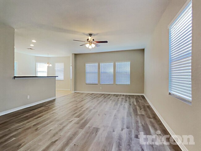Building Photo - 1819 Mobeetie Tr