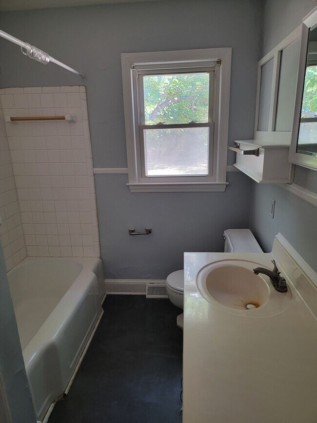 Foto del edificio - 3 Bedroom 1 Bathroom House