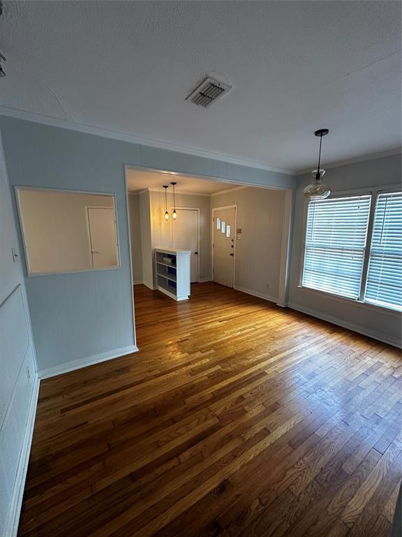 Building Photo - 2639 W 45th St