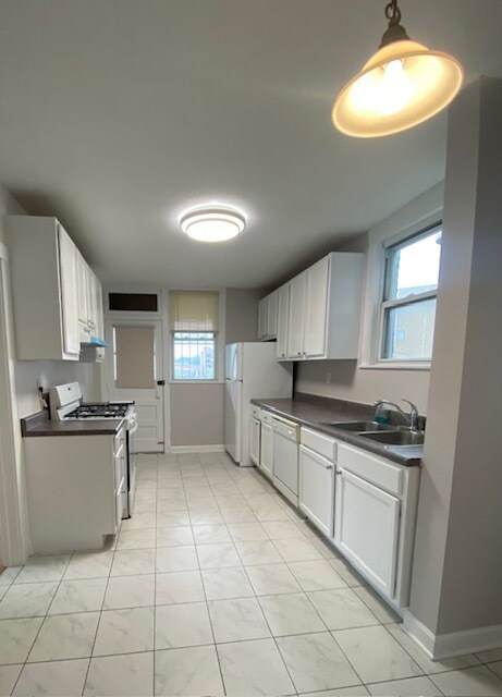 Foto del edificio - 2344 W Barry Ave
