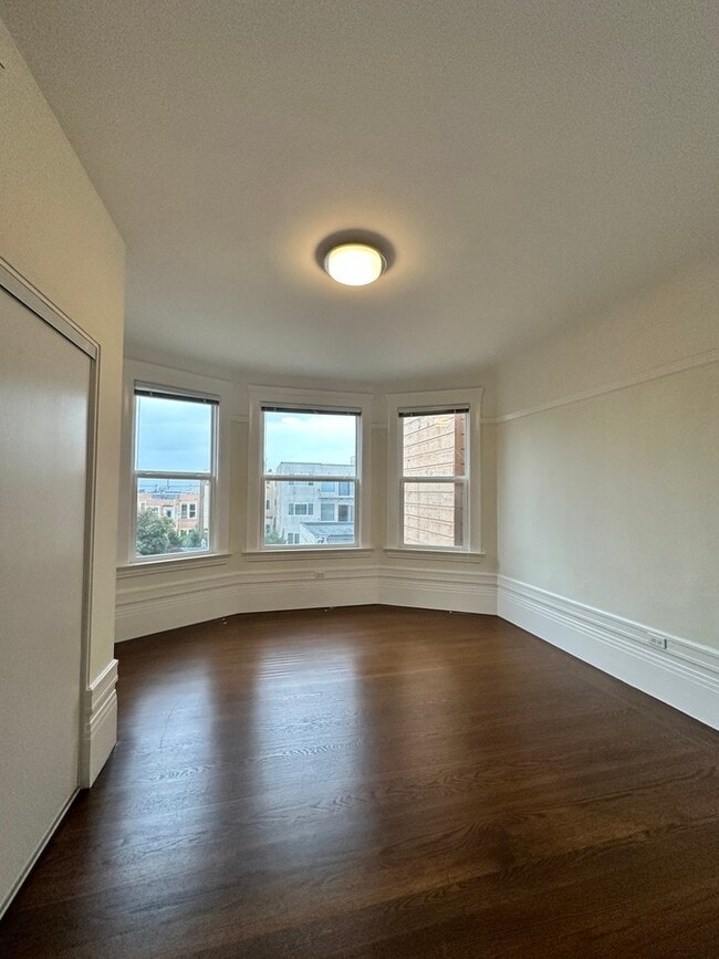 Building Photo - 1966 Union St