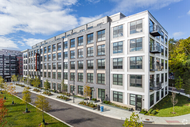 Building Photo - The Chase at Bryant Street