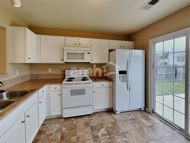 Foto del edificio - 3643 Sunset Hollow Dr