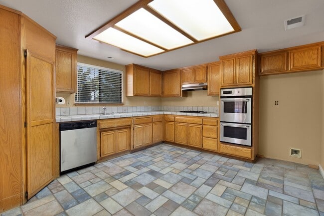 Building Photo - Cute Apple Valley Home Located in a Quiet ...