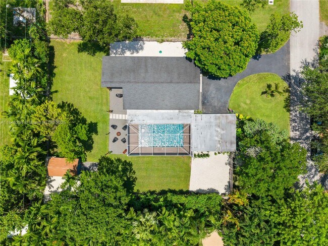 Foto del edificio - 13800 SW 78th Pl