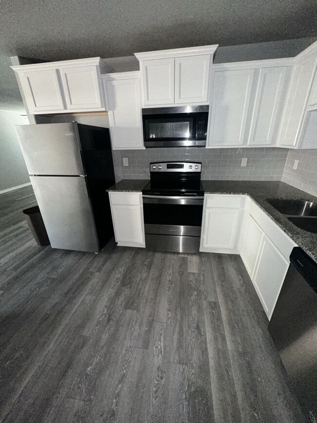 Foto del edificio - Available Now