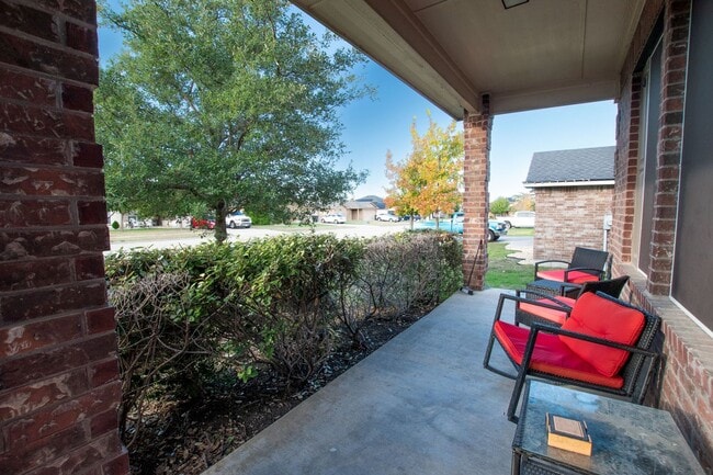 Foto del edificio - 2405 S Clear Creek Rd