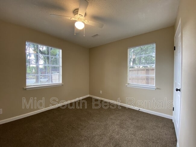 Building Photo - 4569 McCrory Ave