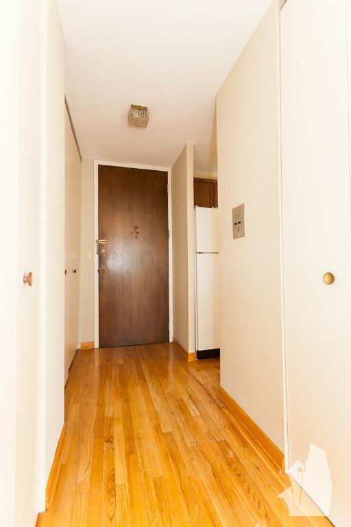 Building Photo - Great one bedroom condo, recently updated ...