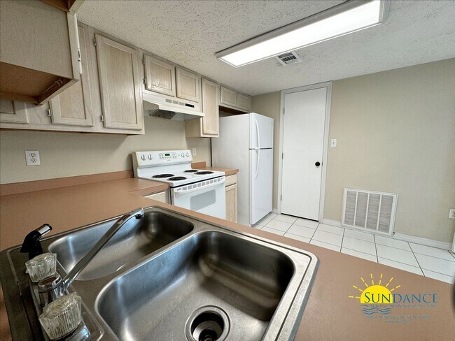 Building Photo - Great End Unit Townhouse in Downtown Fort ...