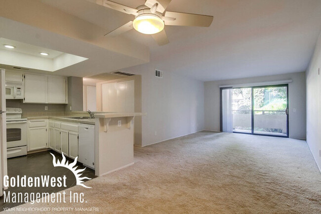 Foto del edificio - Dual Master Top Floor Condo Minutes to SDSU