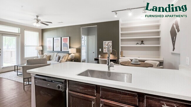 Foto del edificio - 14807 Woodland Hills Dr
