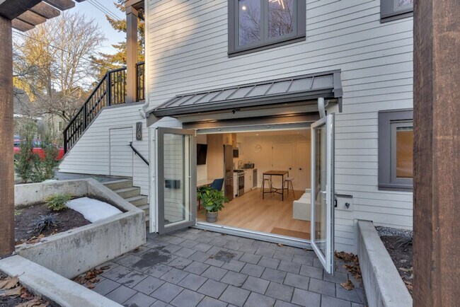 Photo du bâtiment - 78 W 14th Ave