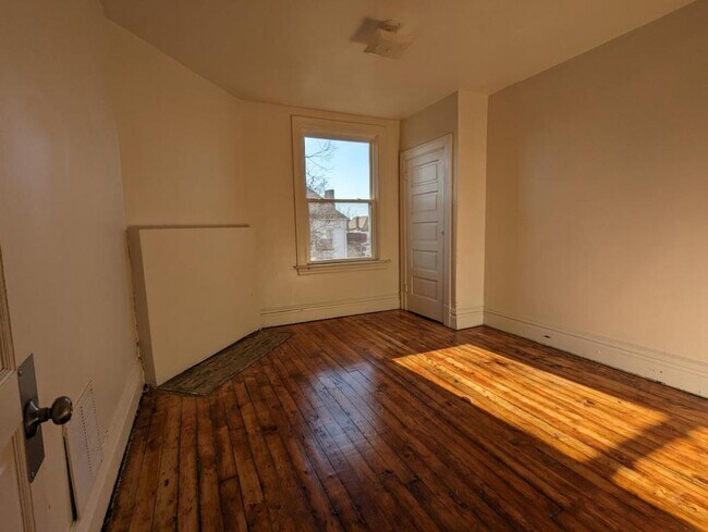 Building Photo - 7150 Kedron St