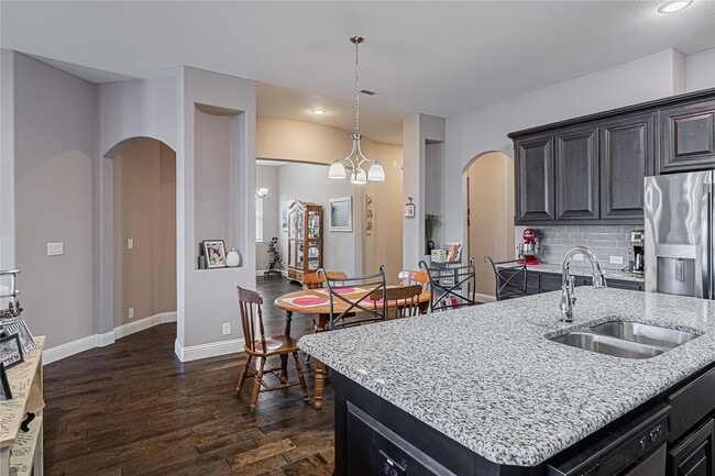 Building Photo - Move in Ready Home near by Costco