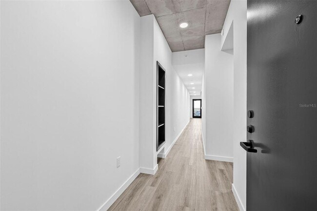 Foto del edificio - 221 Main St N