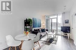 Photo du bâtiment - 8 Trent Ave