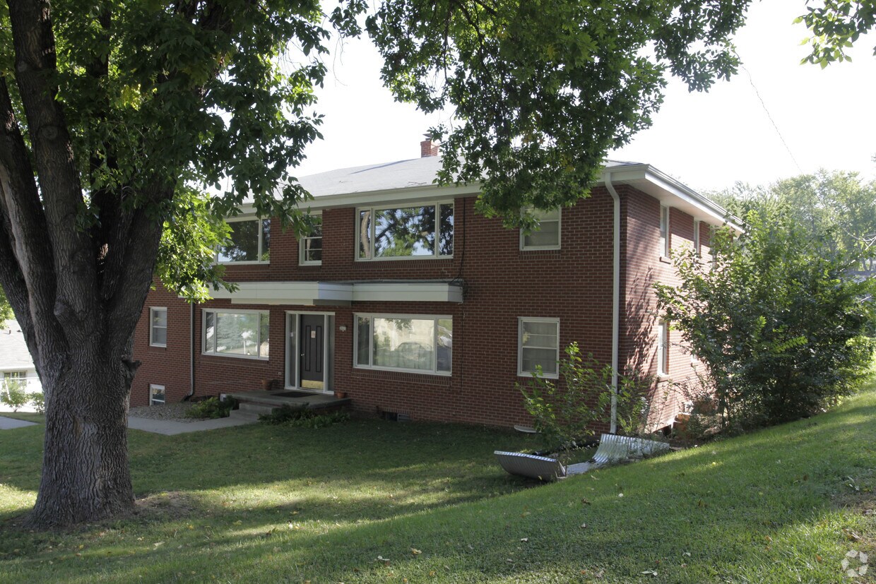 Building Photo - 3015 S 107th Ave