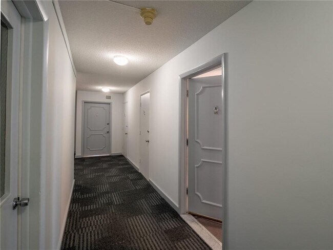 Building Photo - 1400 S Ocean Dr