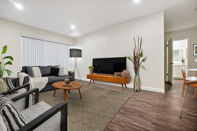 Building Photo - The Seville Apartments
