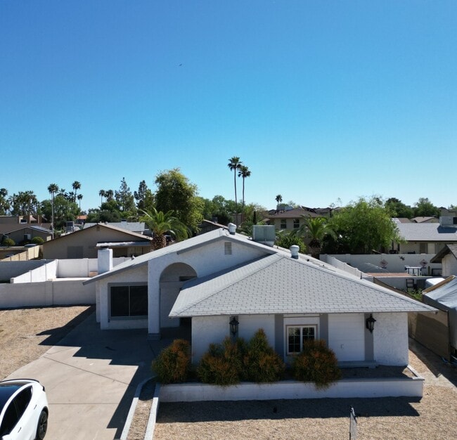 Foto del edificio - 639 W Grove Cir