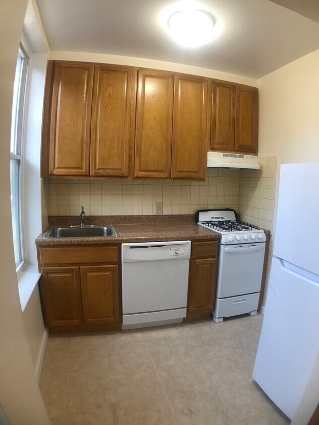 Primary Photo - 230 Smith St