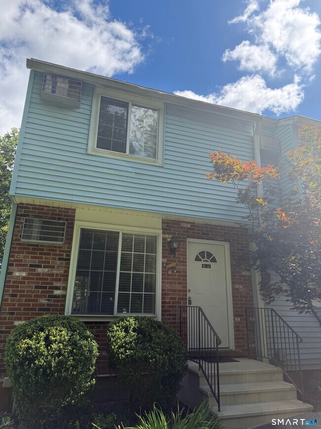 Building Photo - 92 Cynthia Ln
