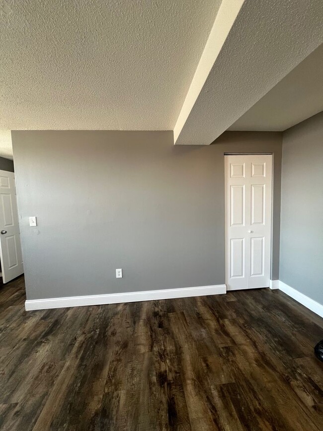 Interior Photo - SilverBrick Square