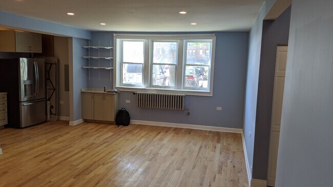 Foto del edificio - 1206 W Jarvis Ave