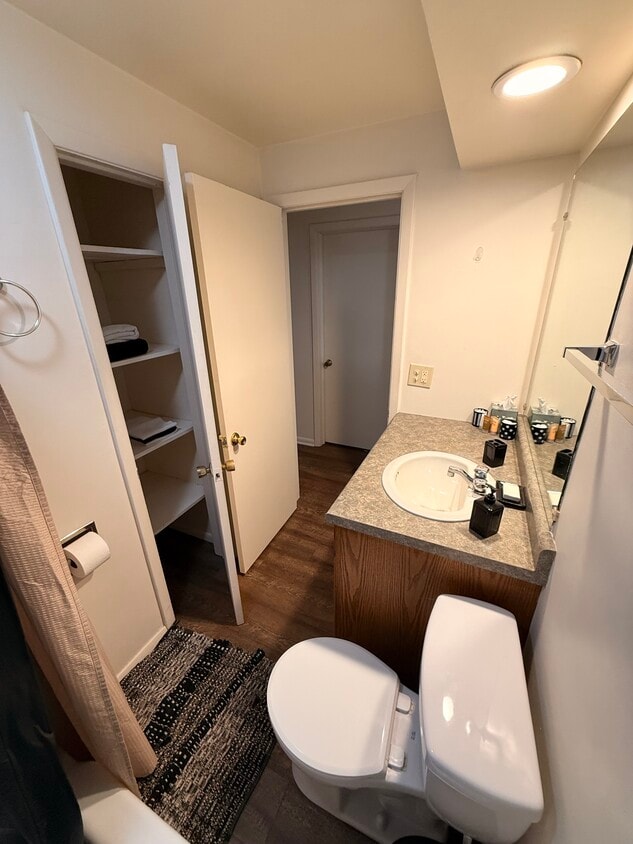 Foto principal - 310 Poplar St