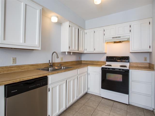 Foto del edificio - 980 Meadow Cir S