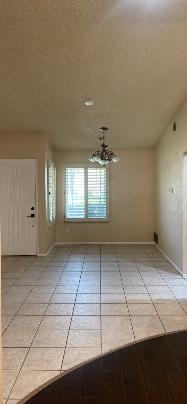 Building Photo - 14639 Appian Way