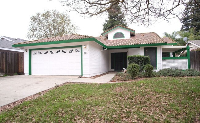 Building Photo - Stunning 3-Bedroom 2-bathrooom in the vibrant city of Modesto