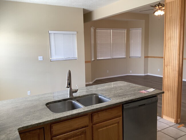 Building Photo - 6676 Augusta Hills Dr NE