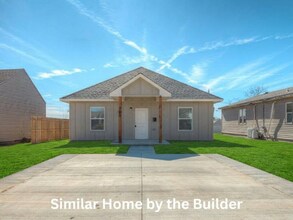 Building Photo - 2720 SW G Ave