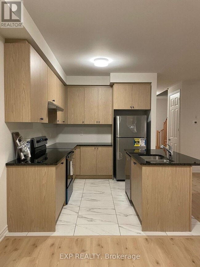 Building Photo - 534 Worden St