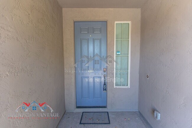 Foto del edificio - 16264 W Canterbury Dr