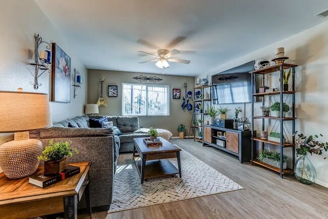 Foto del edificio - Palm Central South