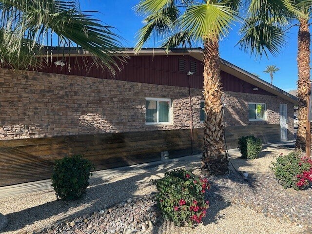 Foto del edificio - 51049 Eisenhower Dr