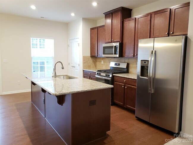 Building Photo - 2684 Norman Isle Dr
