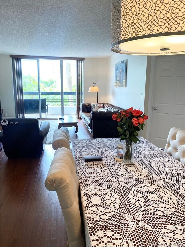 Foto del edificio - 3530 Mystic Pointe Dr