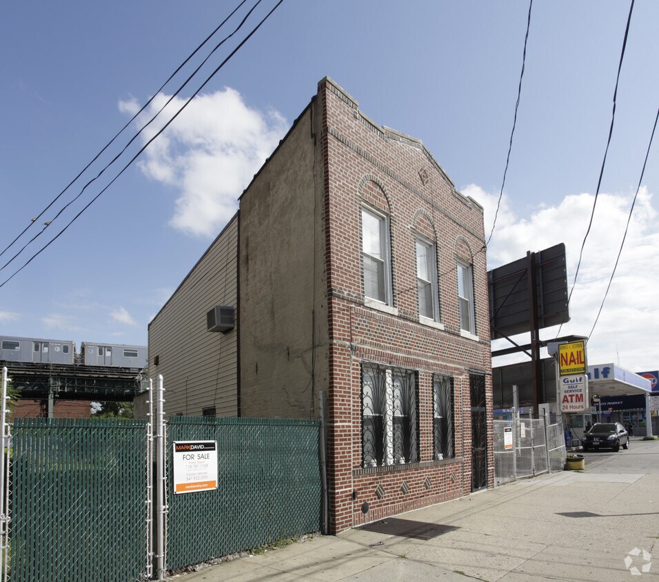 Building Photo - 691 New Lots Ave
