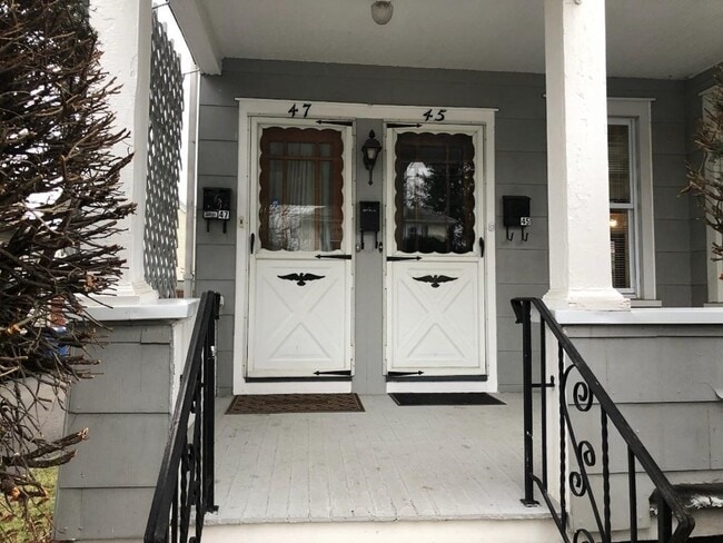 Foto del edificio - 45-47 Elmwood Ave